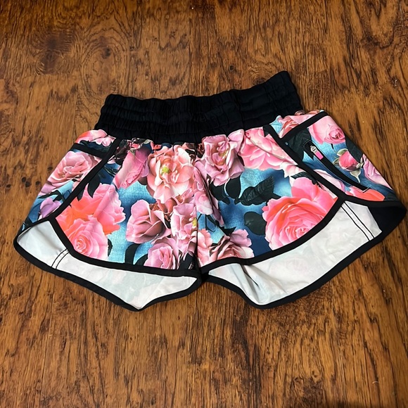 Lululemon shorts - Picture 1 of 1